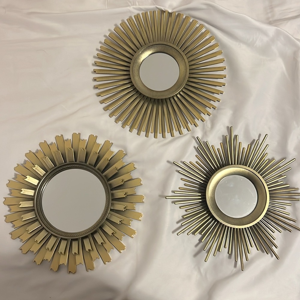 Sunburst mirror set.
